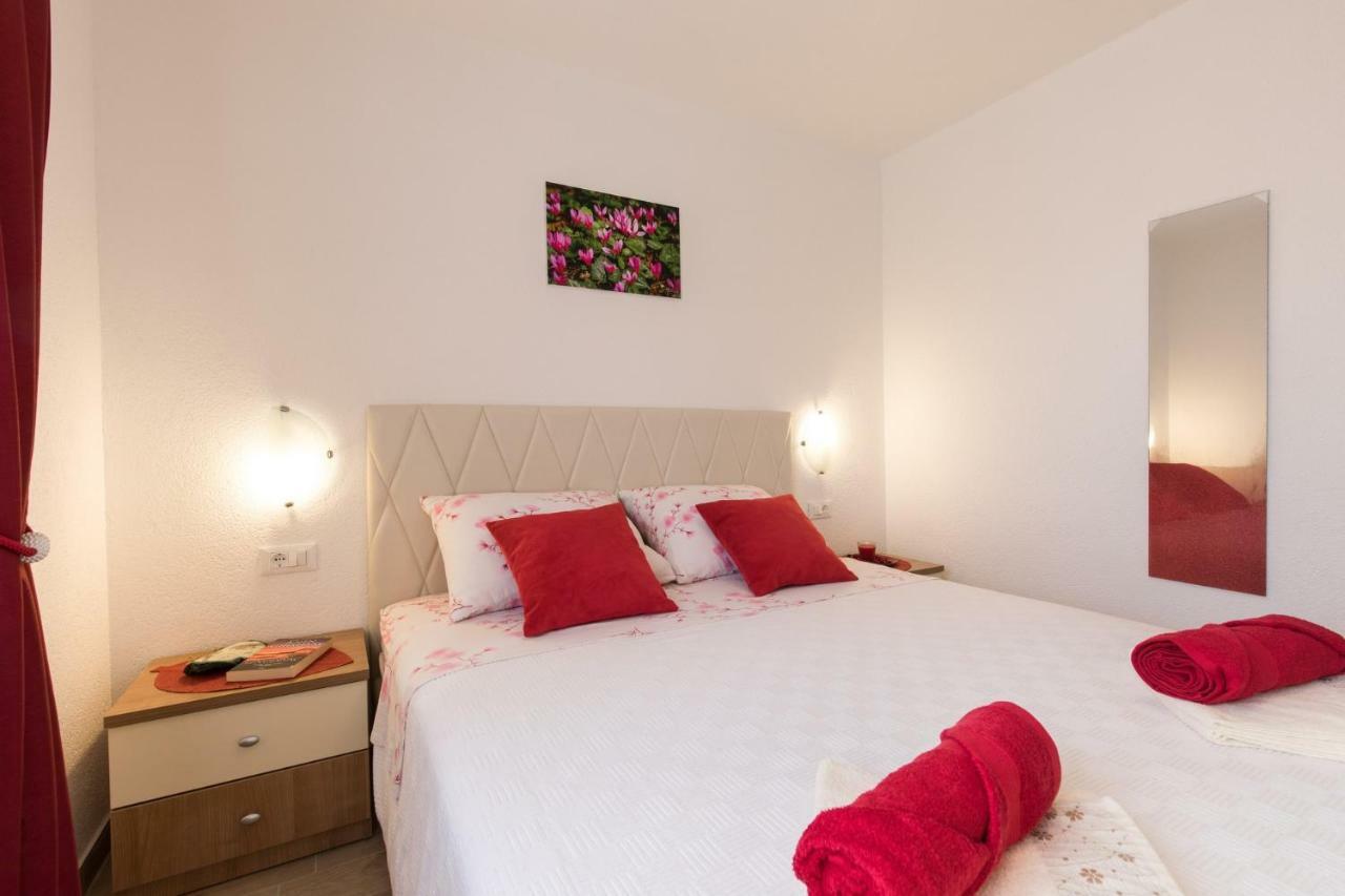 Apartment Doris, Nenadici Nenadici  ภายนอก รูปภาพ