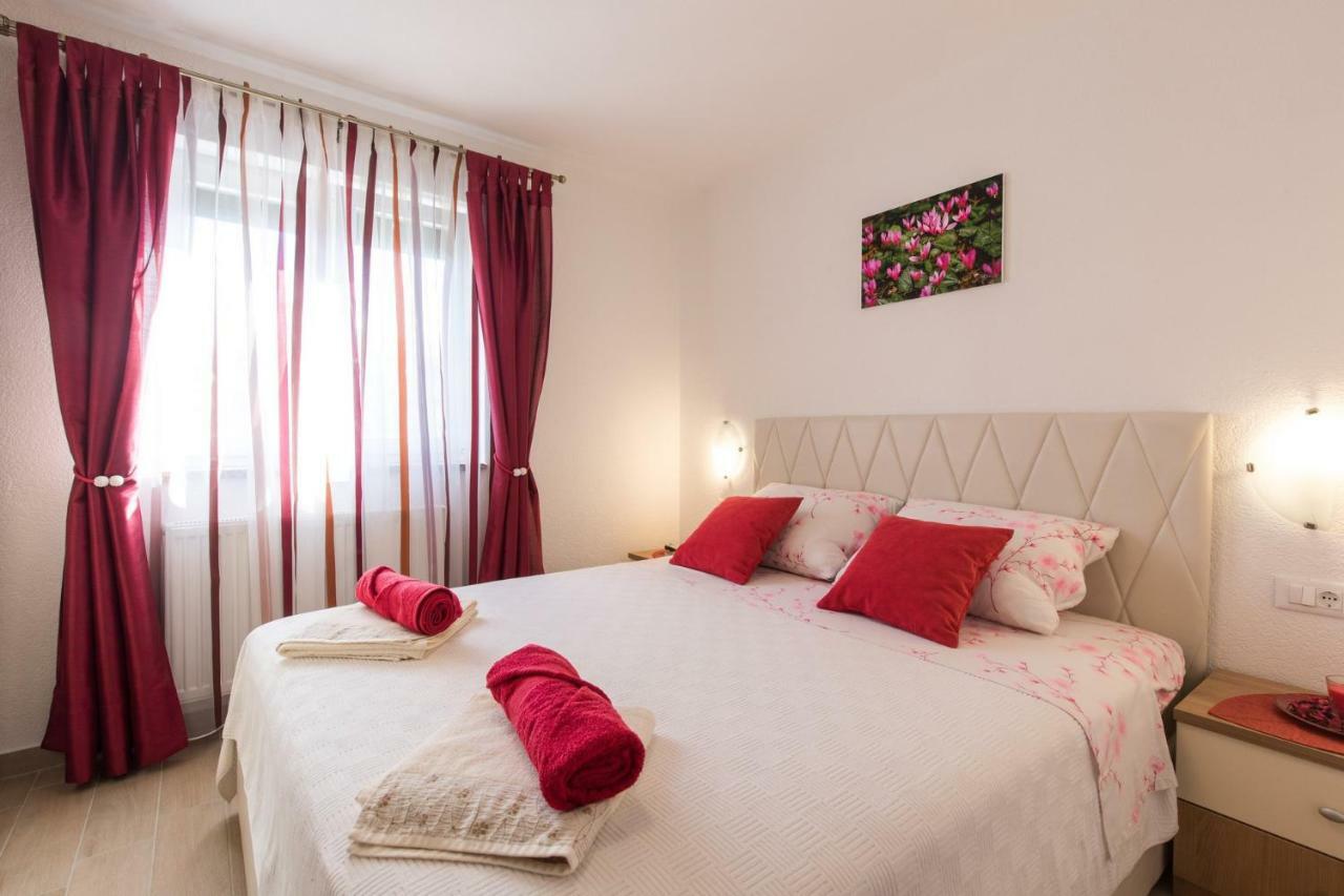 Apartment Doris, Nenadici Nenadici  ภายนอก รูปภาพ