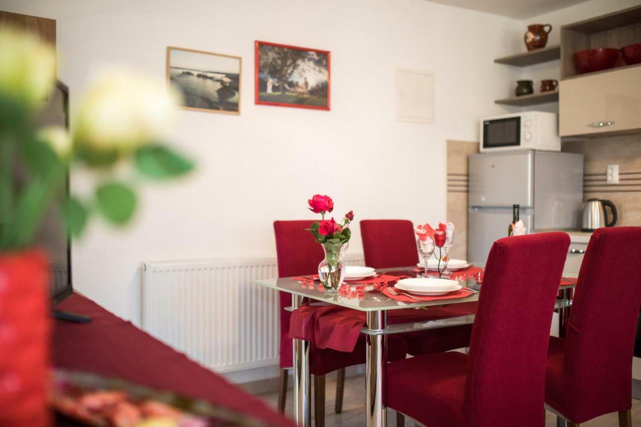Apartment Doris, Nenadici Nenadici  ภายนอก รูปภาพ