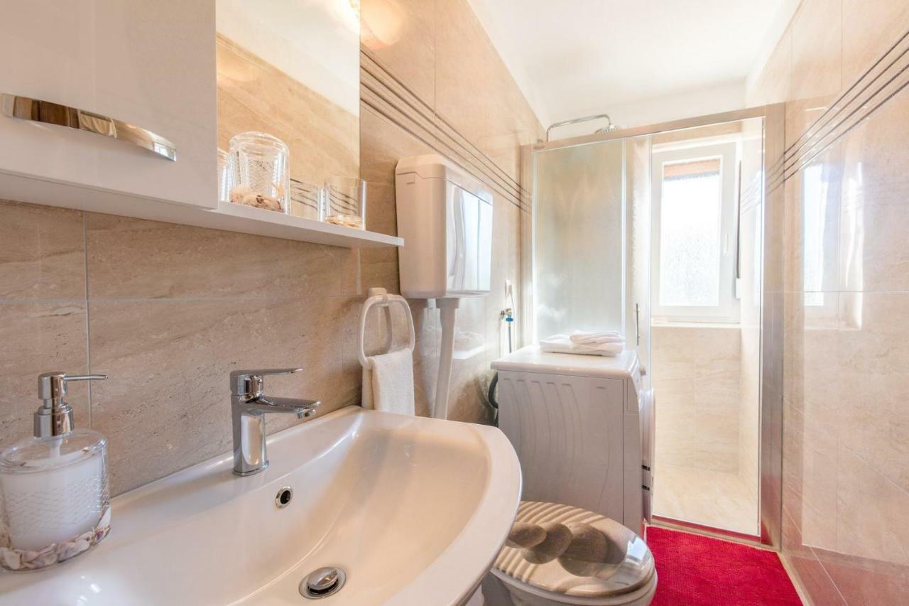 Apartment Doris, Nenadici Nenadici  ภายนอก รูปภาพ